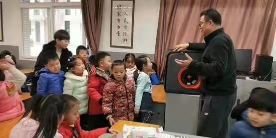 工程訓練中心赴小雁塔小學開展科普知識講座