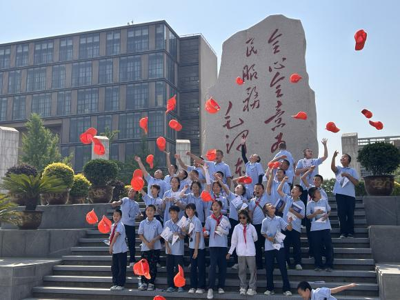 科技種子、世界青年與行業(yè)智慧共燃今夏